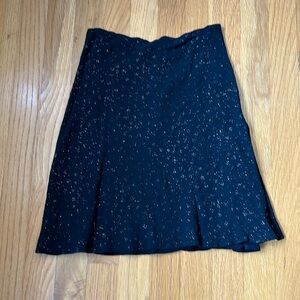 Feminine black skirt